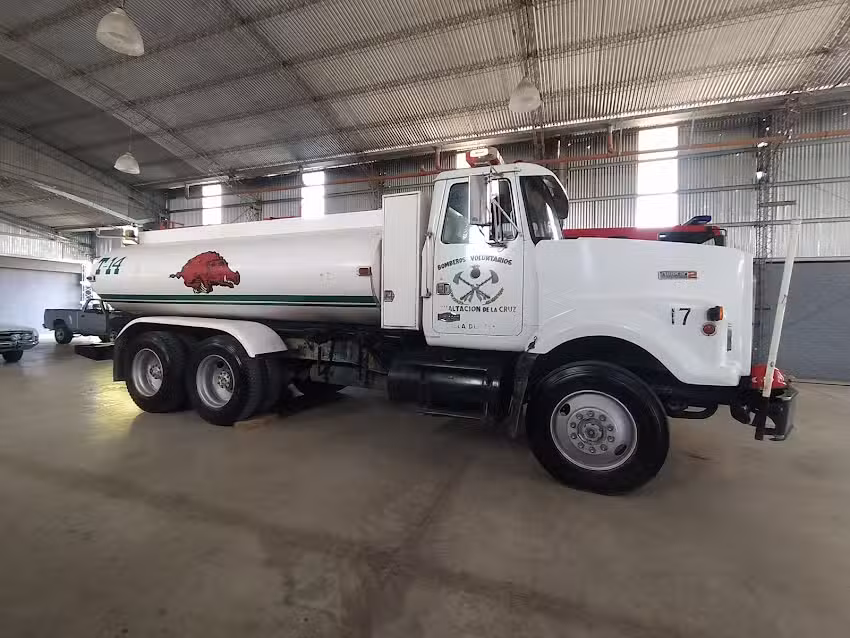 Bomberos Voluntarios de Exaltaci&oacute;n de la Cruz / Capilla del Se&ntilde;or