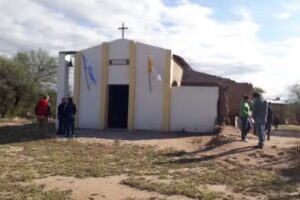 Capilla de San Isidro Labrador. &Aacute;rbol Solo.