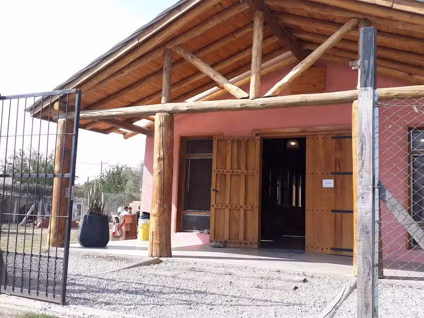 Capilla Jes&uacute;s Carpintero y Obispo Angelelli