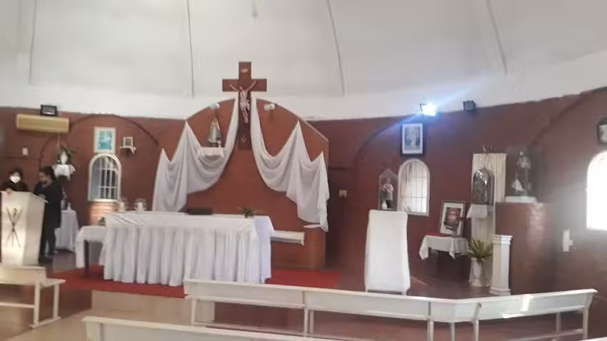 Capilla Mar&iacute;a Rosa M&iacute;stica y Cura de Ars