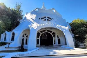 Capilla Multicultos, obra de Carlos P&aacute;ez Vilar&oacute;