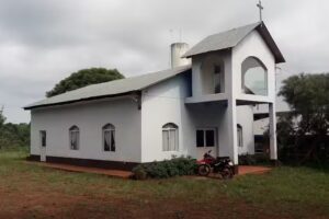 Capilla Nuestra Se&ntilde;ora de Itat&iacute;. El Polvor&iacute;n. Pozo Azul