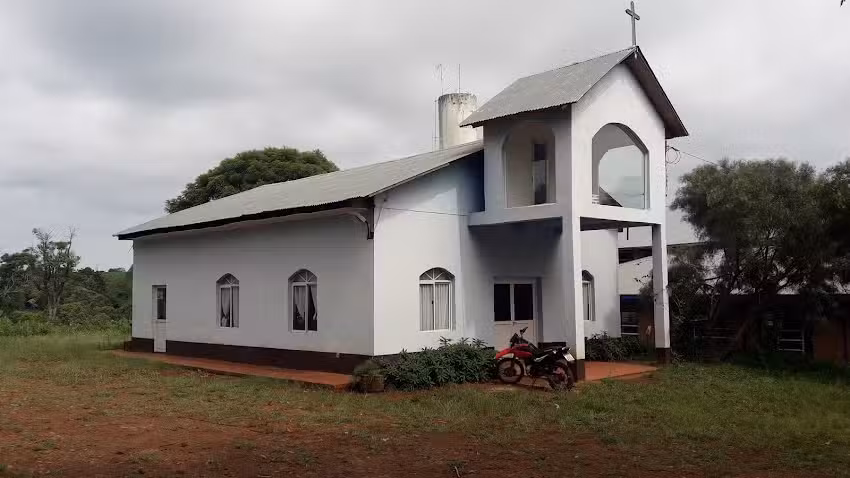 Capilla Nuestra Se&ntilde;ora de Itat&iacute;. El Polvor&iacute;n. Pozo Azul