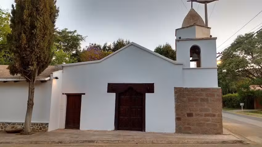 Capilla Santa Clara En Los Sarmientos