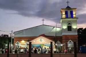 Capilla Virgen Mar&iacute;a que Desata los Nudos y San Charbel