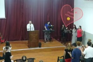 Casa del afarero munro (iglesia cristiana, evangelica pentecostal)