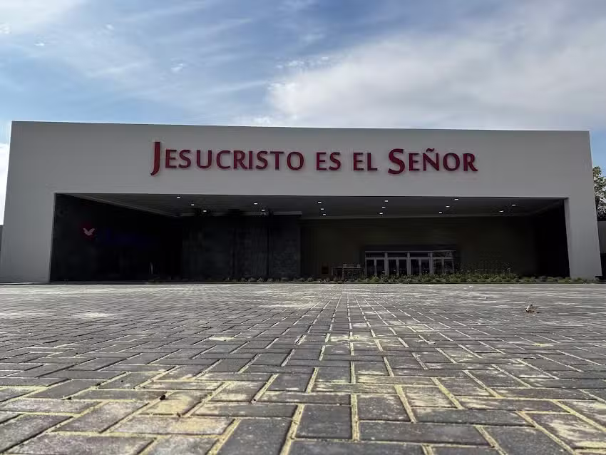 Catedral de mi Familia Berazategui, iglesia Universal
