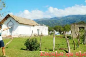 Cementerio e Iglesia de Escaba de Abajo
