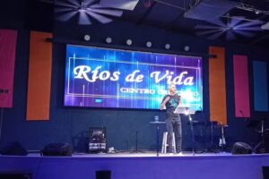 Centro Cristiano R&iacute;os de Vida