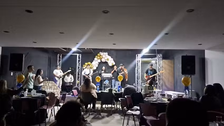 Centro de Adoraci&oacute;n &ndash; Ministerio Altares