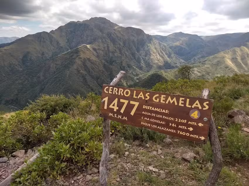 Cerro las gemelas, capilla del Monte