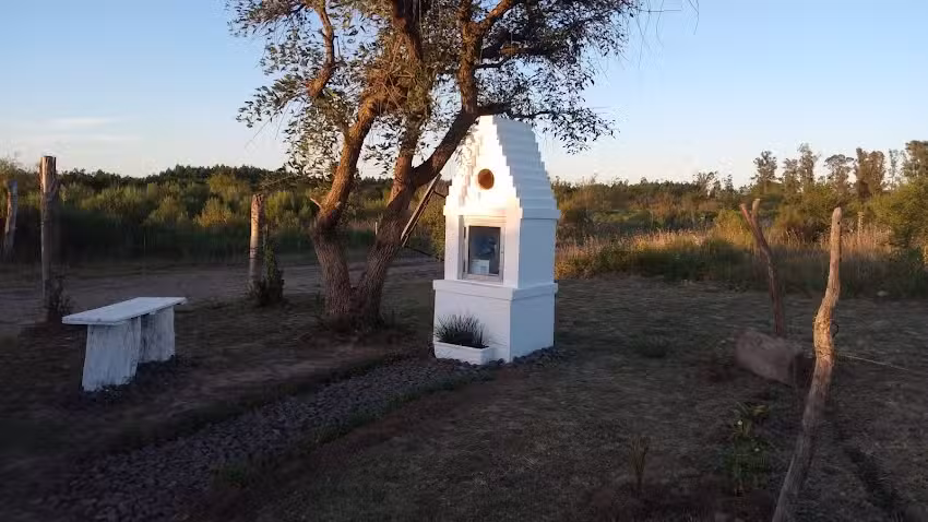 Gruta Virgen de la Medalla Milagrosa