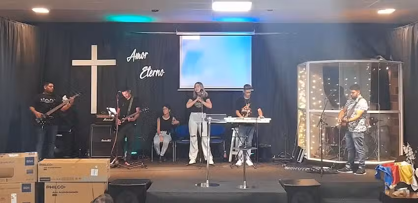 IGLESIA AMOR ETERNO &ndash; WILDE