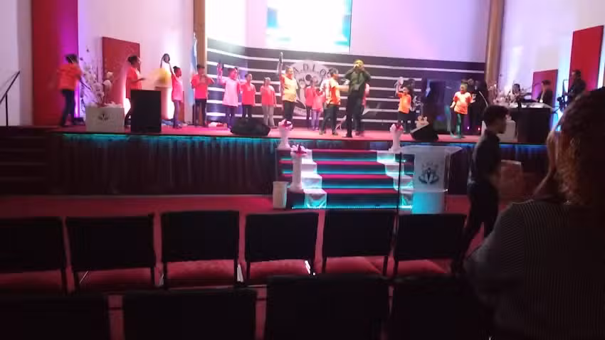 Iglesia Auditorio De Las Oportunidades