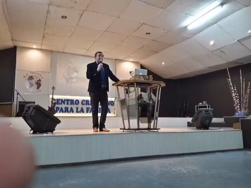 IGLESIA CENTRO CRISTIANO PARA LA FAMILIA