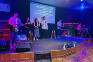 Iglesia Centro Cristiano Restauracion De Vidas.