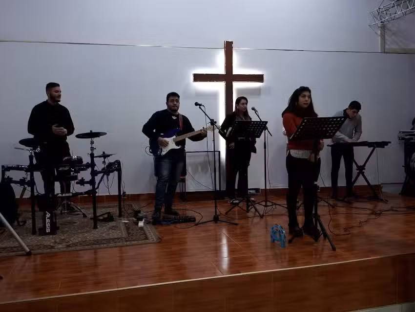 Iglesia CRISTIANA EVANGELICA CRISTO VIVE