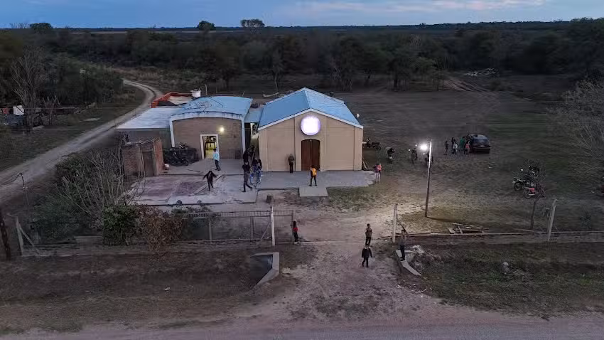 Iglesia de la Familia Lote 10