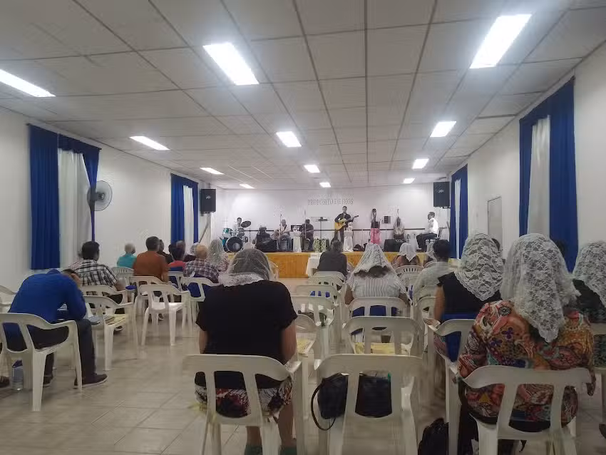 Iglesia evang&eacute;lica pentecostal El prop&oacute;sito de Dios central