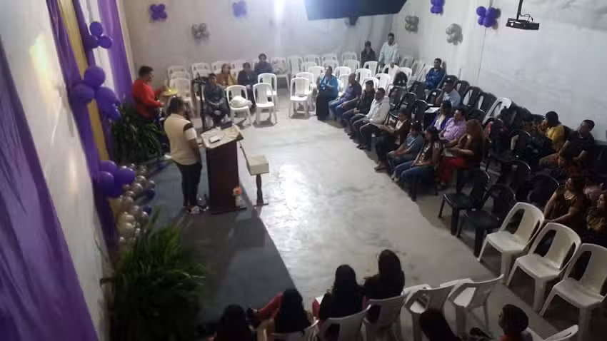 Iglesia Evangelica Restaurando Muros