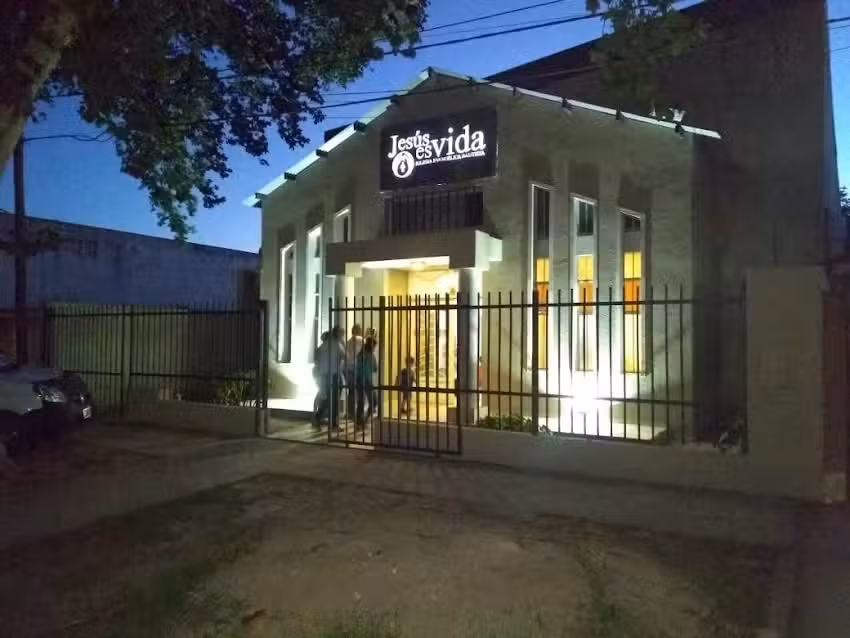 Iglesia Jes&uacute;s Es Vida