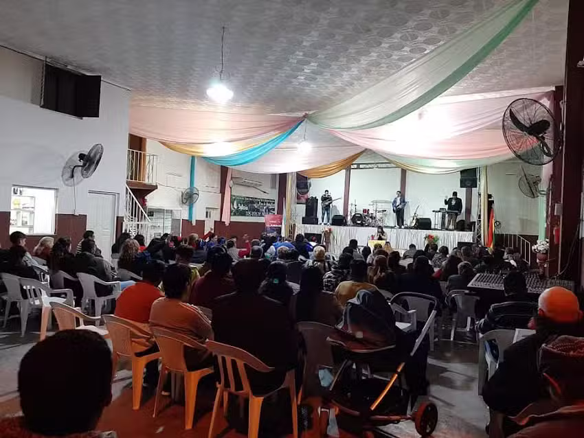 IGLESIA &ldquo;LOS RIOS DE AGUA VIVA&rdquo;