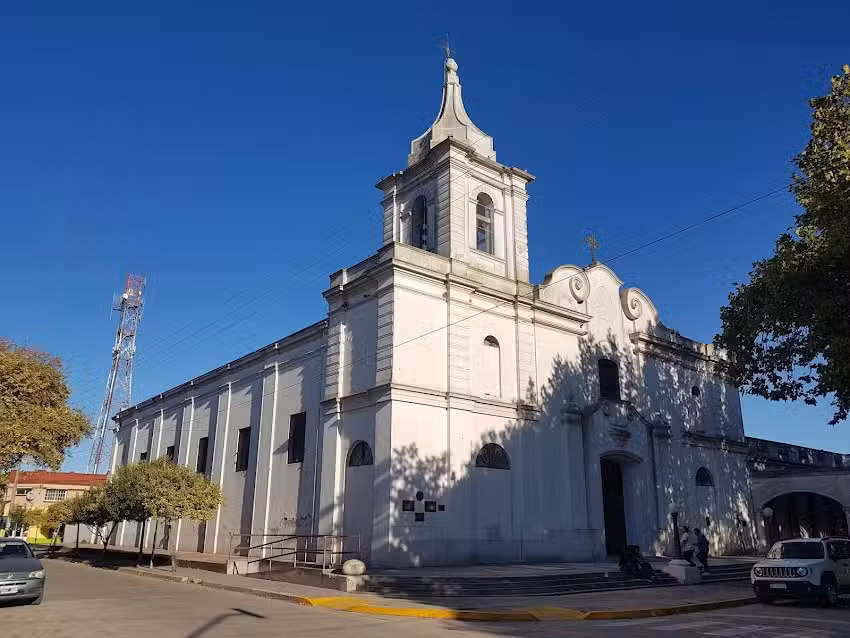 Iglesia Nta. Sra. Del Pilar