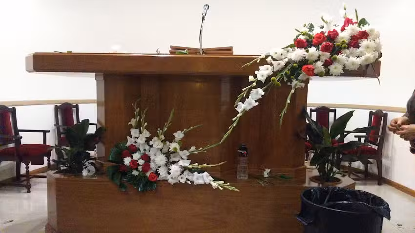 Iglesia Nueva Apost&oacute;lica (Flores)