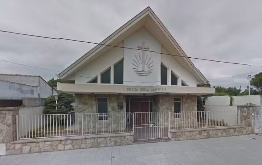 Iglesia Nueva Apost&oacute;lica (Pl&aacute;tanos)