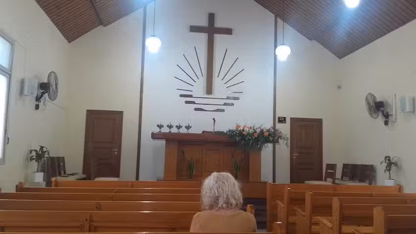 Iglesia Nueva Apost&oacute;lica (Rafael Calzada)