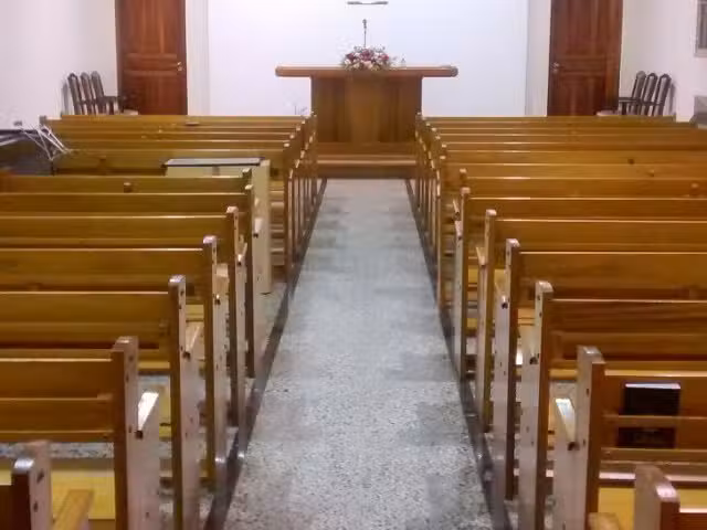 Iglesia Nueva Apost&oacute;lica (Villa Insuperable)