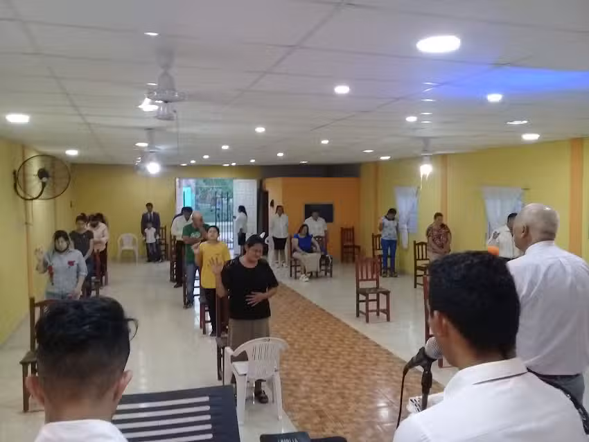 Iglesia Pentecostal Adoradores de Cristo