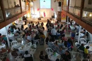 Iglesia Renacer Congregaci&oacute;n Cristiana