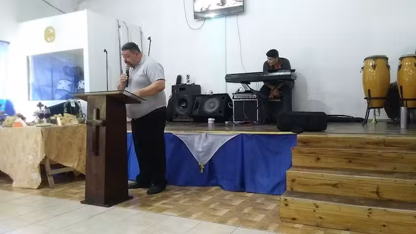 Iglesia Restaurando Portillos