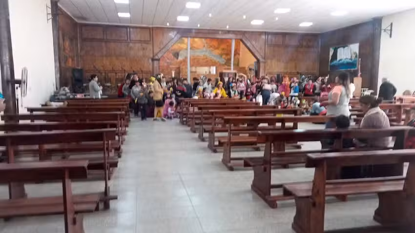 Iglesia Roca De La Vid