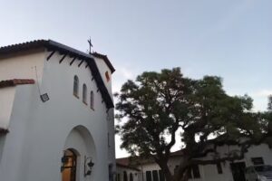 Iglesia Santo Cristo y Escuela Nacional