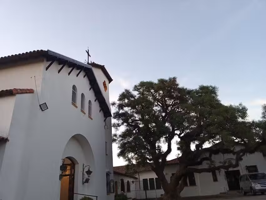 Iglesia Santo Cristo y Escuela Nacional