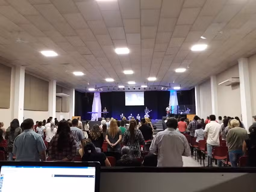 Iglesia Sembrando Vida -Banfield-