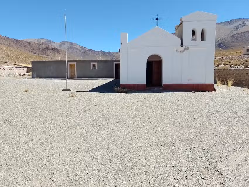 Iglesia Sr. Y Virgen del Milagro de Urcuro
