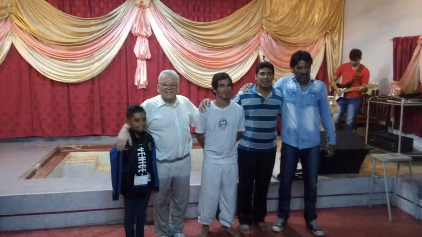 Iglesia UNA PUERTA A LA VIDA