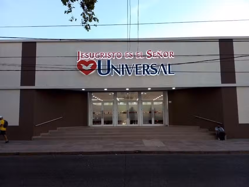 Iglesia Universal Catedral Merlo