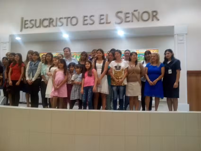 Iglesia Universal Del Reino De Dios.