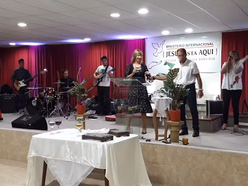 Jes&uacute;s est&aacute; Aqu&iacute;