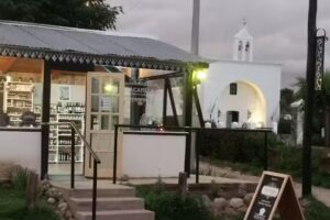 La Pausan ex Capilla Panadería y rubros Varios