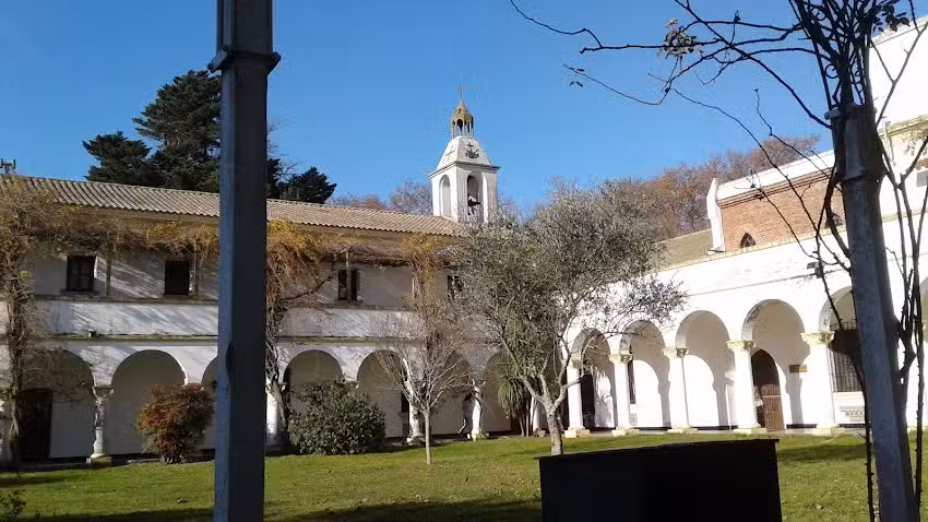 Mari&aacute;polis L&iacute;a