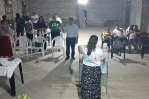 Ministerio evangel&iacute;stico fuego en el altar