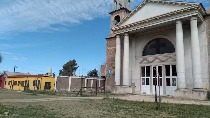 Parroquia Mar&iacute;a Madre de la Iglesia y San Pantale&oacute;n