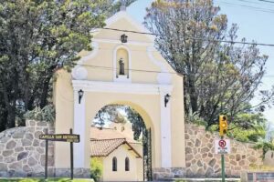 Parroquia San Antonio y Cinerario parroquial