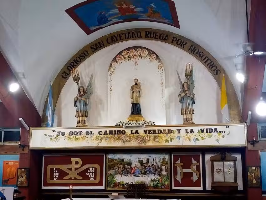 Parroquia San Cayetano Posadas