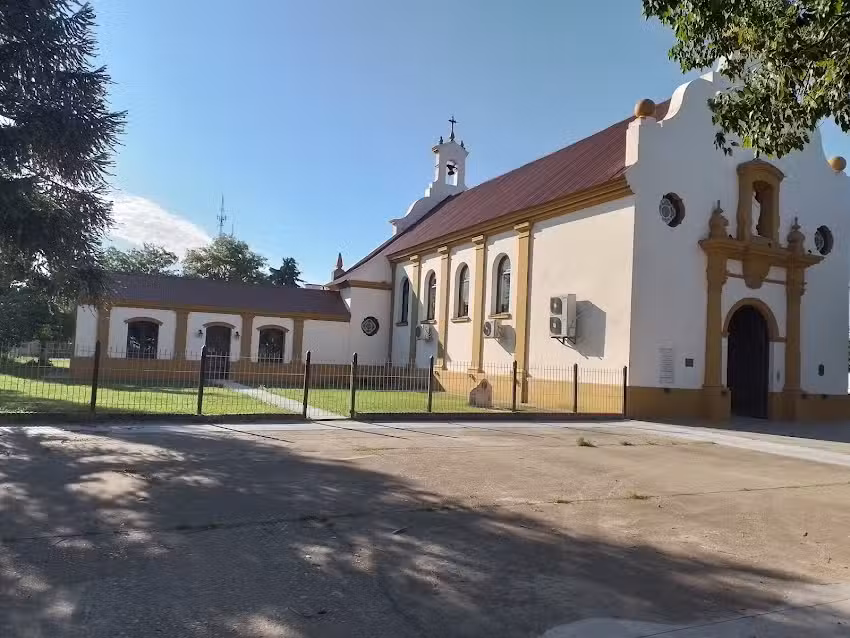 Paza de la iglesia (Alte Brown)